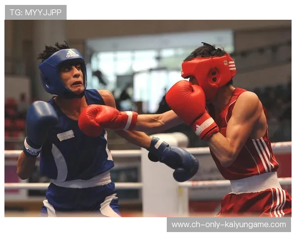 UFC膝撞正中肋骨：一击致命的瞬间，揭秘格斗的极限魅力