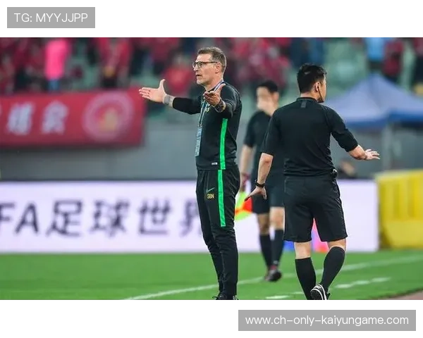 上海海港徐新助攻，李明中路连续破门：绿茵场上的城市荣耀与成长之旅